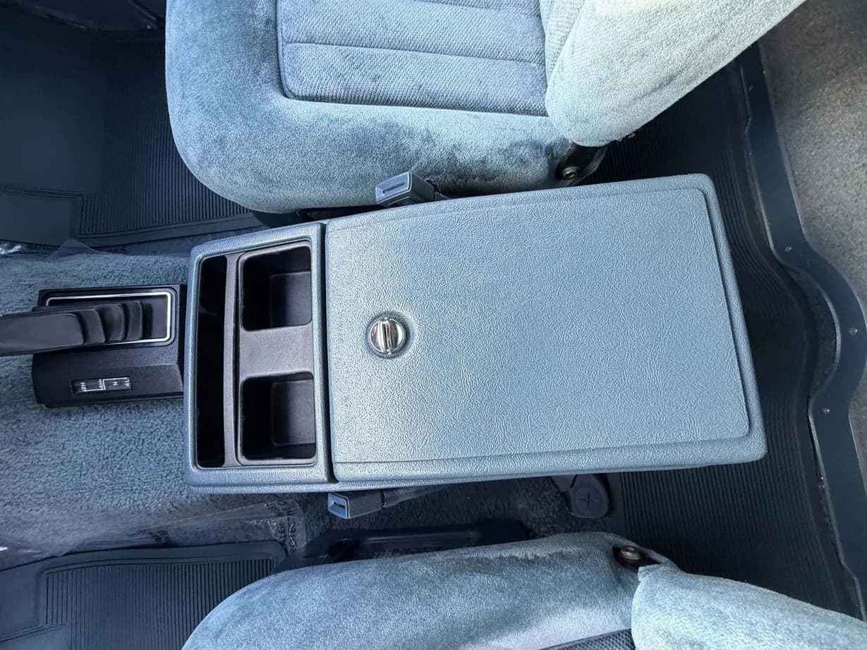 1989 GMC Jimmy SLE, view