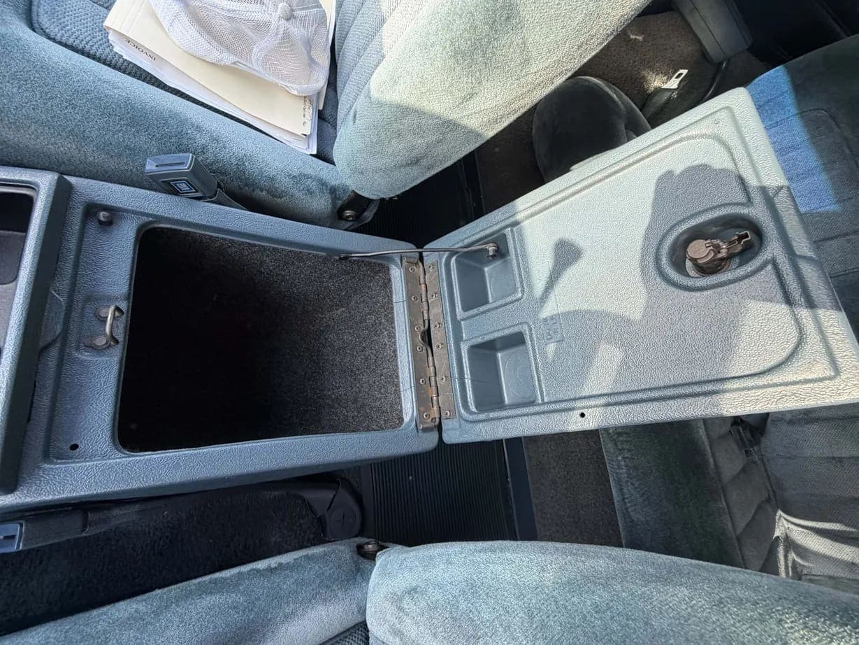 1989 GMC Jimmy SLE, view