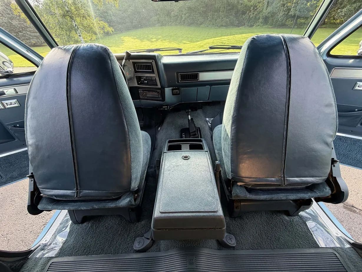 1989 GMC Jimmy SLE, view