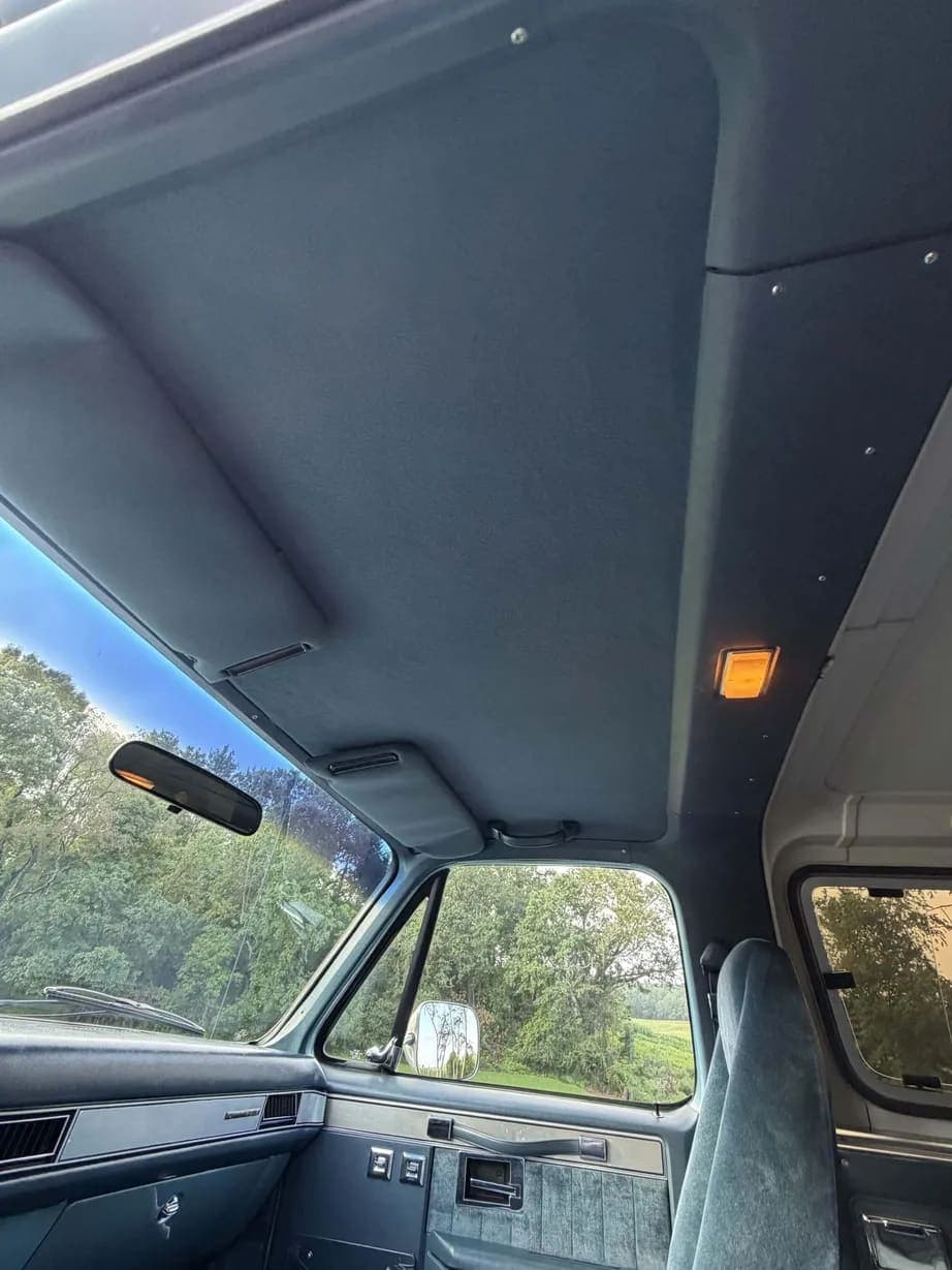 1989 GMC Jimmy SLE, view