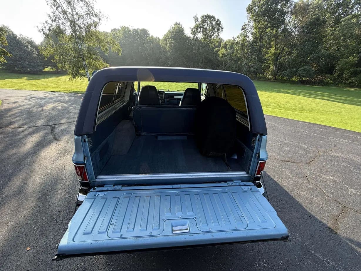 1989 GMC Jimmy SLE, view