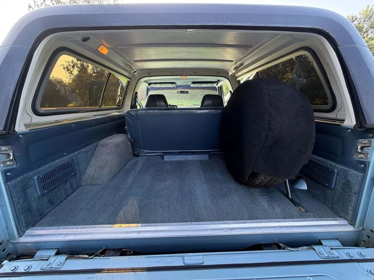 1989 GMC Jimmy SLE, view