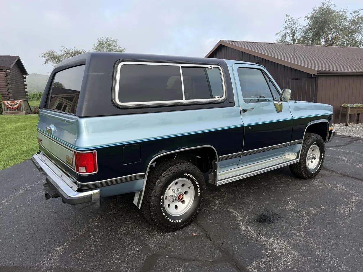 1989 GMC Jimmy SLE, view
