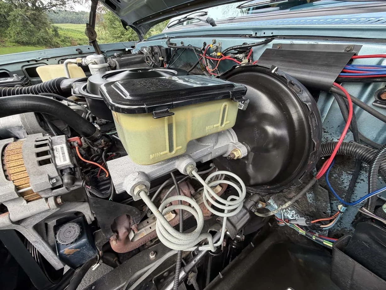 1989 GMC Jimmy SLE, view