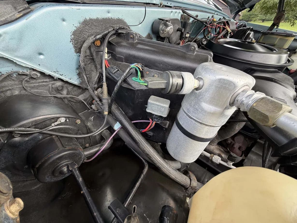 1989 GMC Jimmy SLE, view