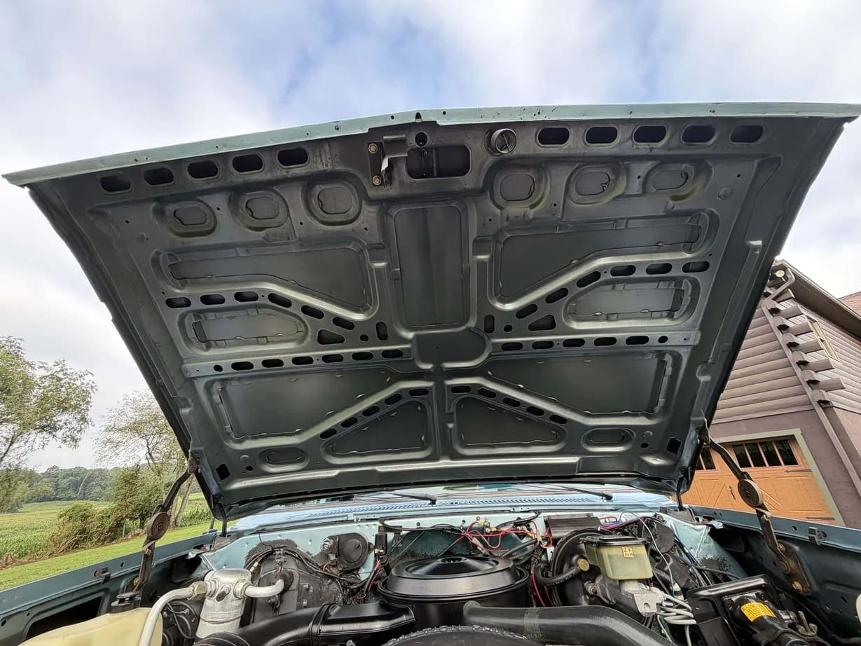 1989 GMC Jimmy SLE, view