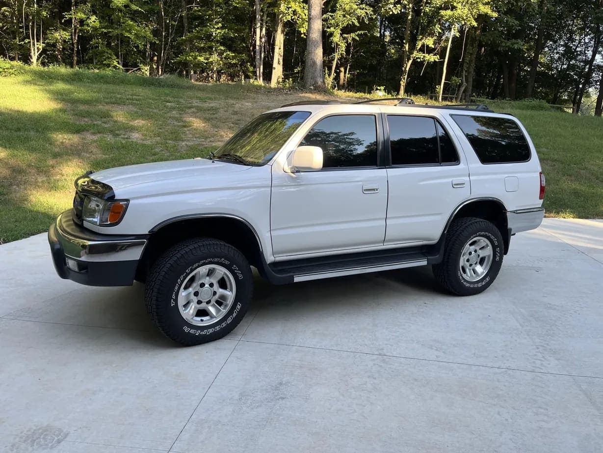 1999 Toyota 4Runner SR5, view