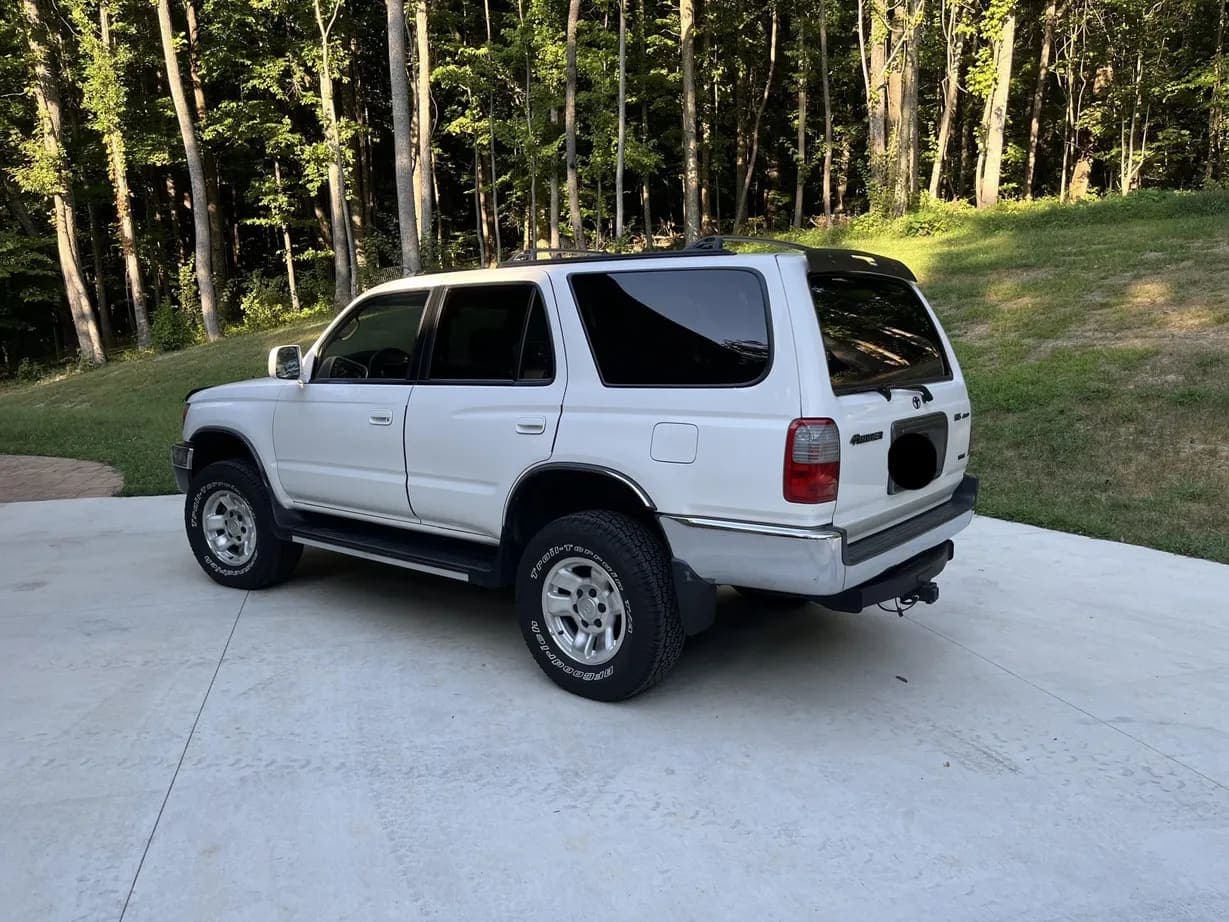 1999 Toyota 4Runner SR5, view