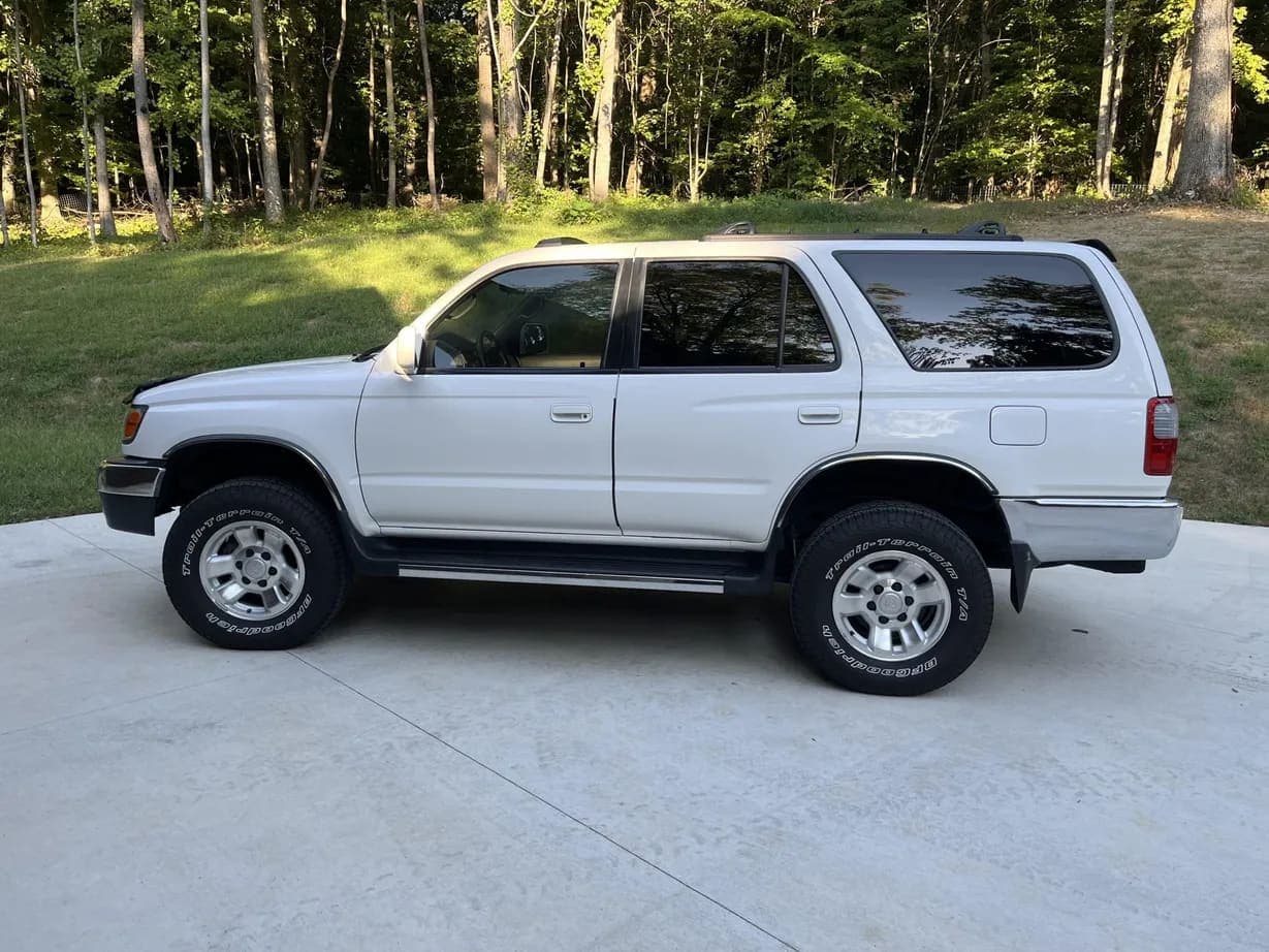 1999 Toyota 4Runner SR5, view