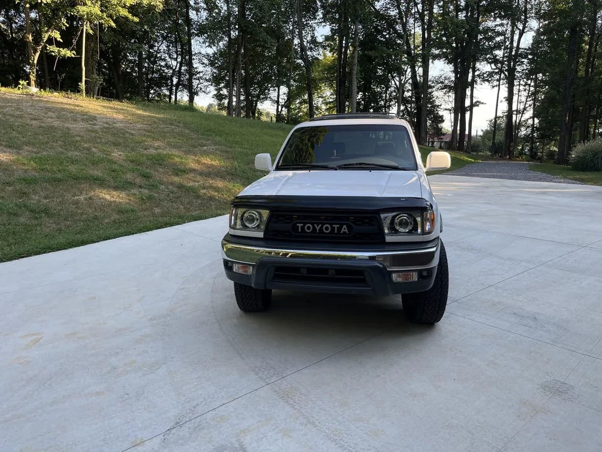 1999 Toyota 4Runner SR5, view