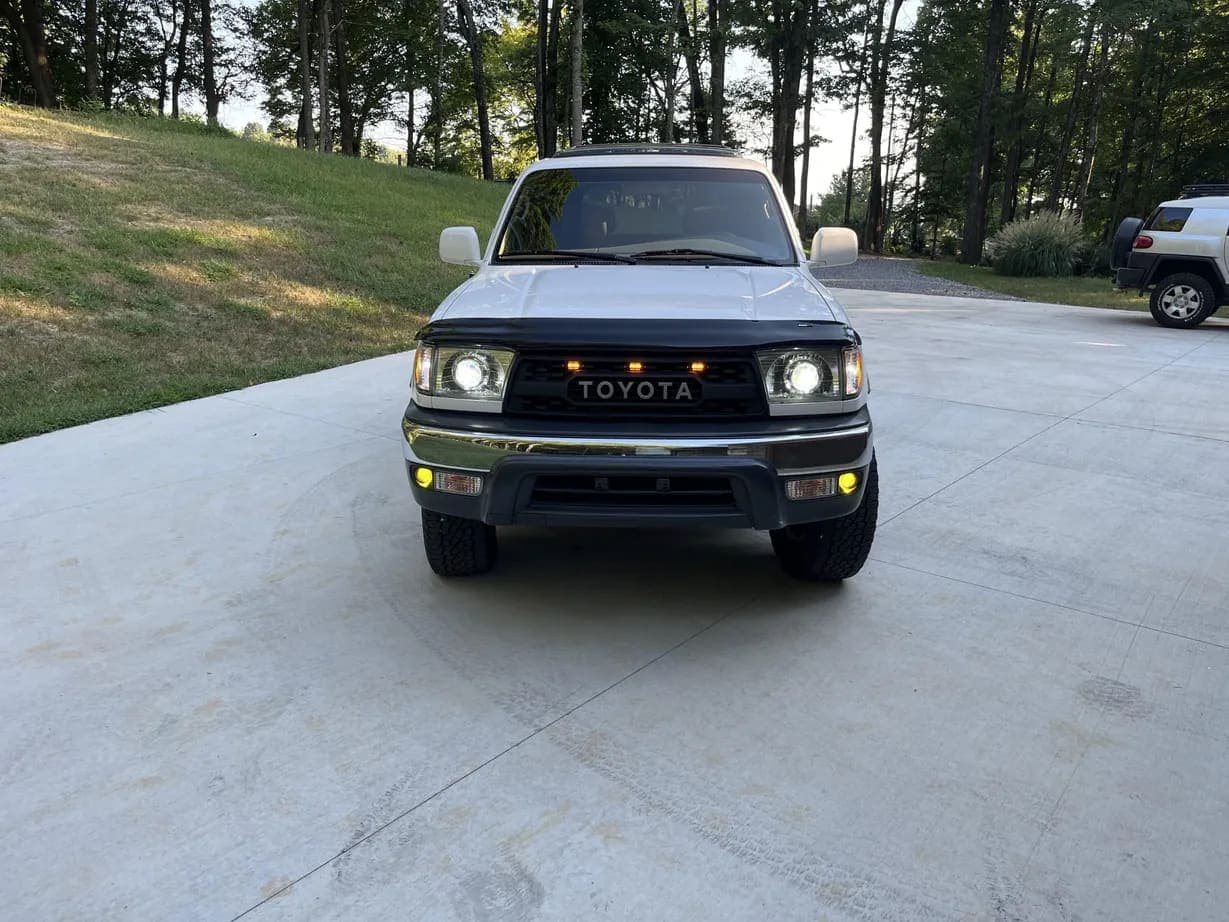 1999 Toyota 4Runner SR5, view