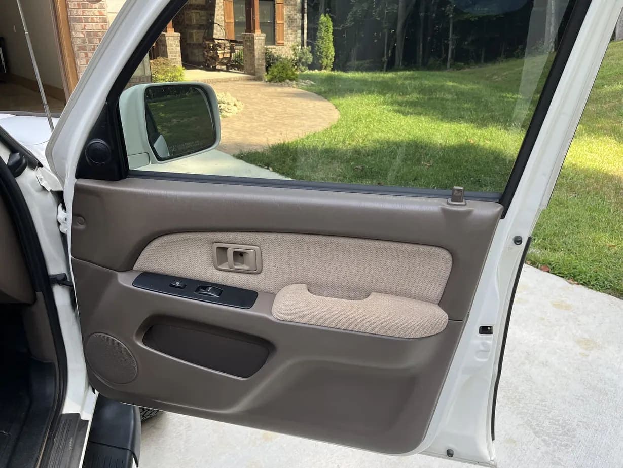 1999 Toyota 4Runner SR5, view