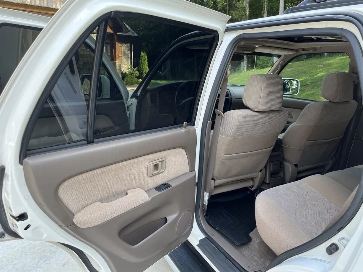 1999 Toyota 4Runner SR5, view