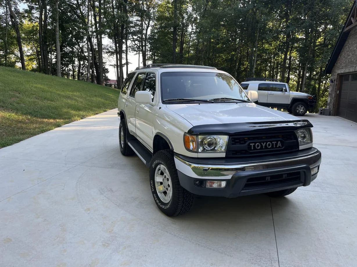 1999 Toyota 4Runner SR5, view