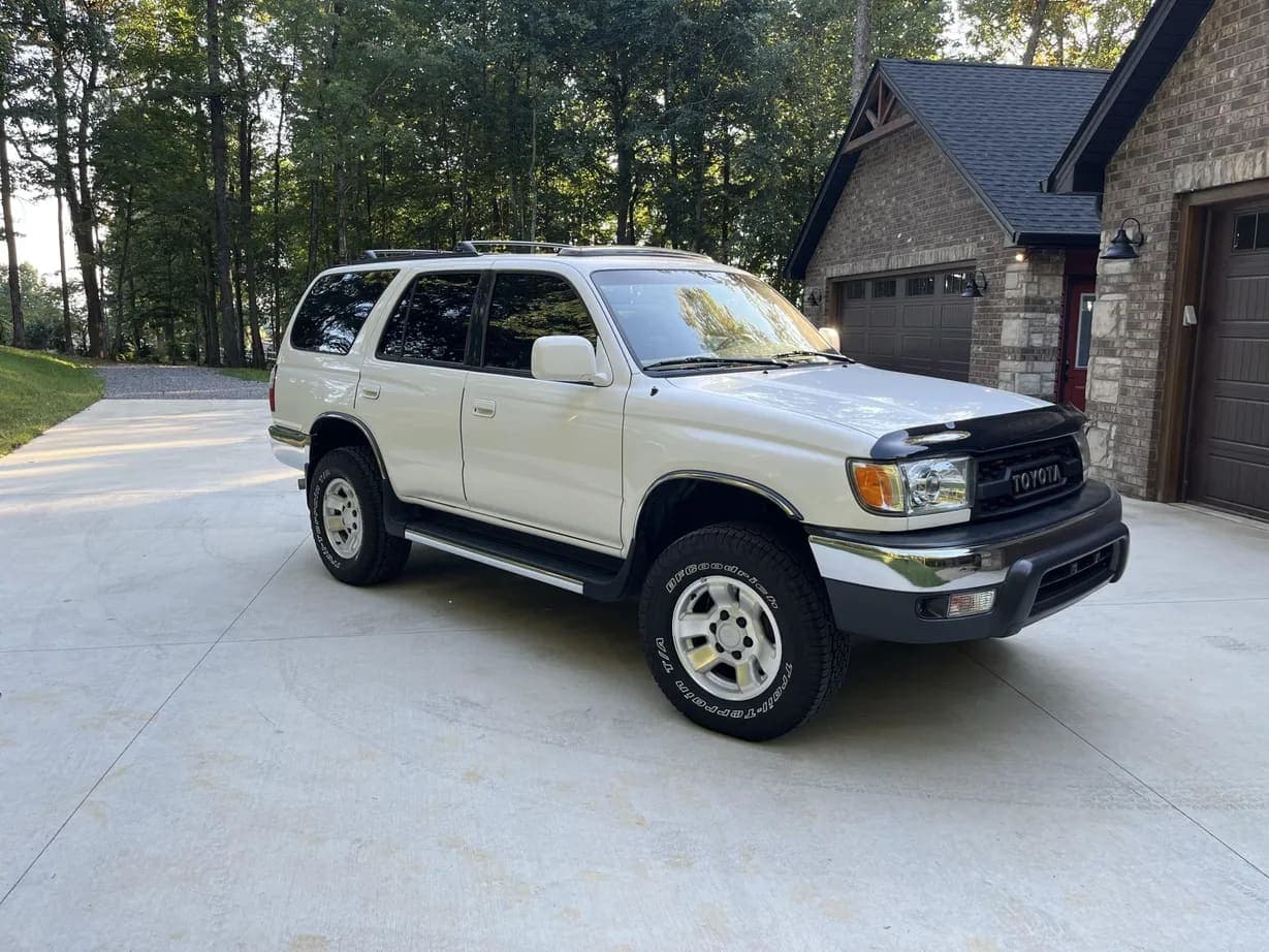 1999 Toyota 4Runner SR5, view