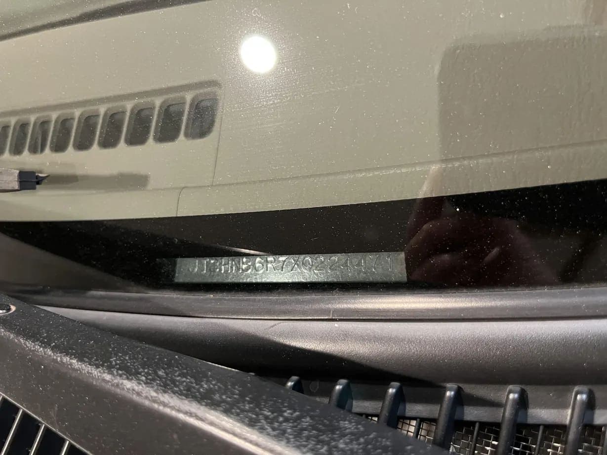 1999 Toyota 4Runner SR5, view