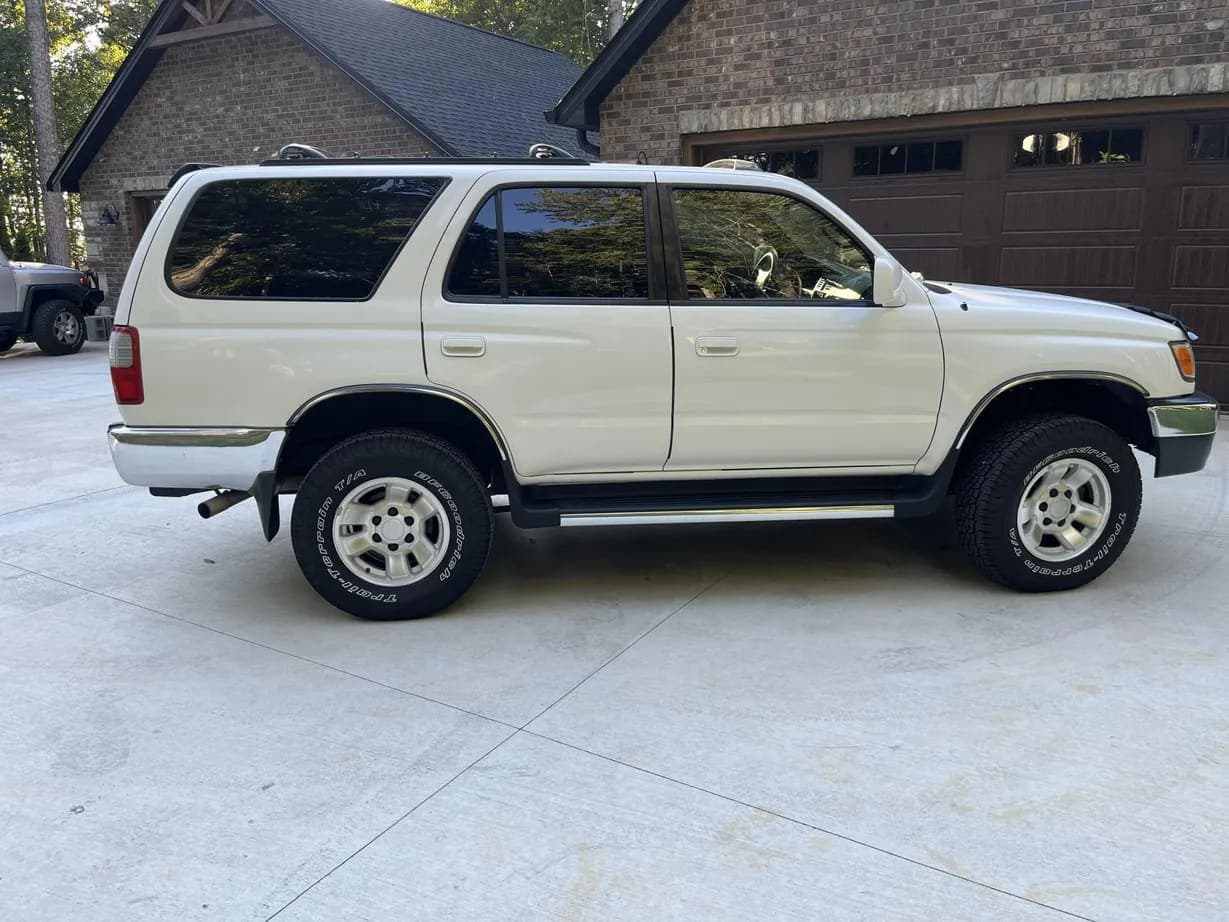 1999 Toyota 4Runner SR5, view