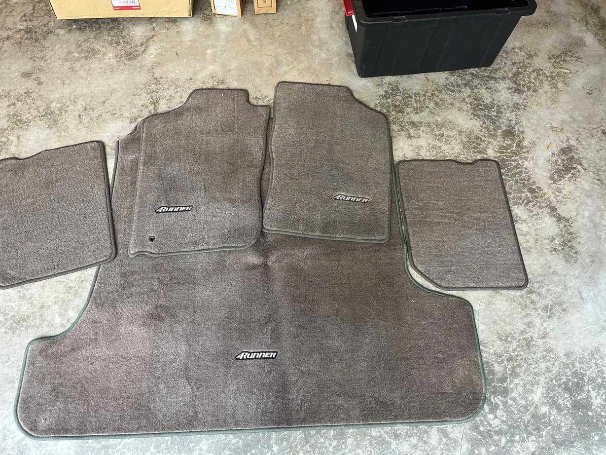 1999 Toyota 4Runner SR5, view